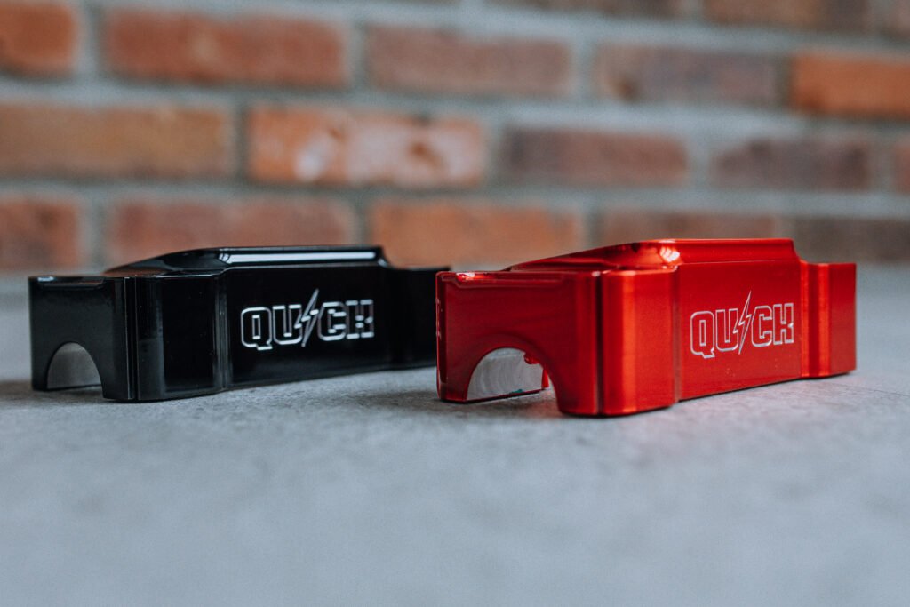 Clamp digital moto CNC noir et rouge anodisé pour Harley-Davidson – Quick Industrie